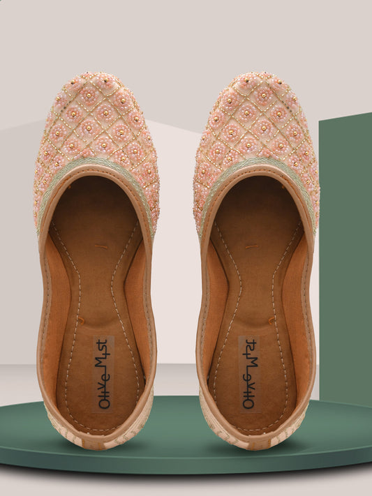 Women Embellished Ethnic Mojaris (OMMJW-001-PEACH)