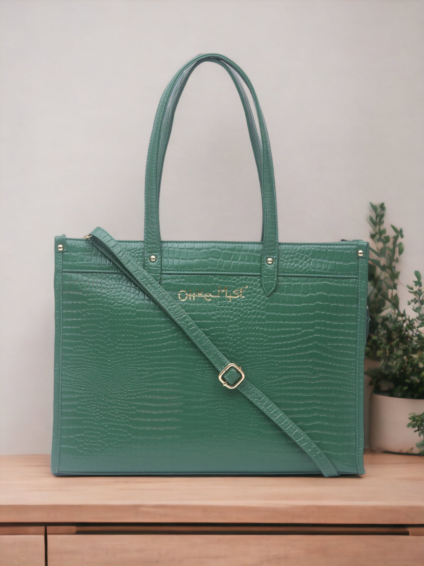 Women's Chic Textured Leather 16 Inch Laptop Bag (OMLBW-004N-GREEN)